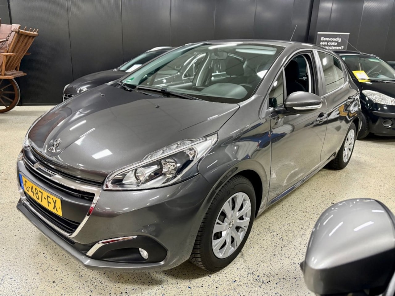 Peugeot 208 - 1.2 Navigatie DAB Airco Cruise PDC - AutoWereld.nl