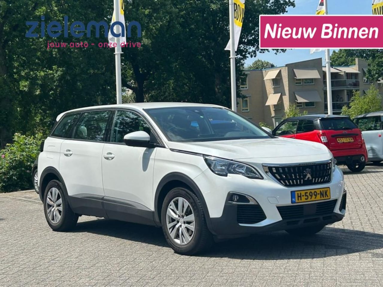 Peugeot 5008 - 1.2 PureTech Executive 7 Persoons - Carplay, Cruise, Trekhaak - AutoWereld.nl