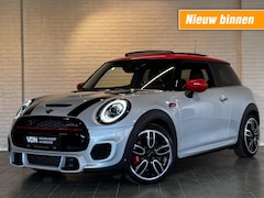 MINI Cooper - 2.0 JCW 231pk Pano Camera ACC Keyless HUD Harman Kardon 18 inch