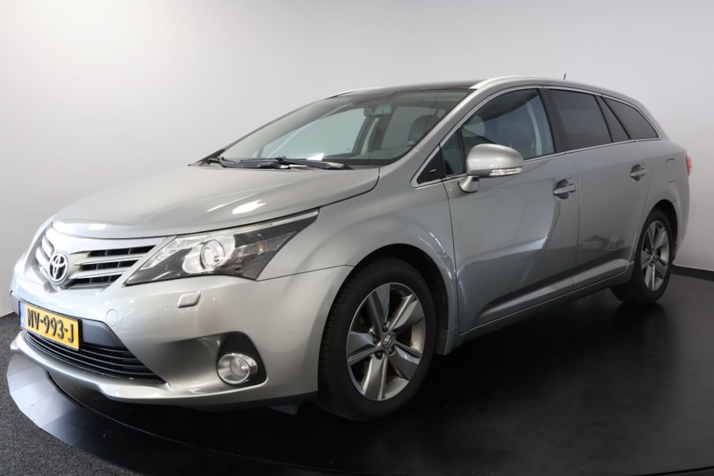 Toyota Avensis - 2.0 D-4D EXE. BNS. - AutoWereld.nl