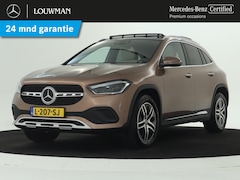 Mercedes-Benz GLA-Klasse - 180 Luxury | Panorama schuif/kanteldak | Keyless Go | Adaptive Cruise Control Spiegel pakk