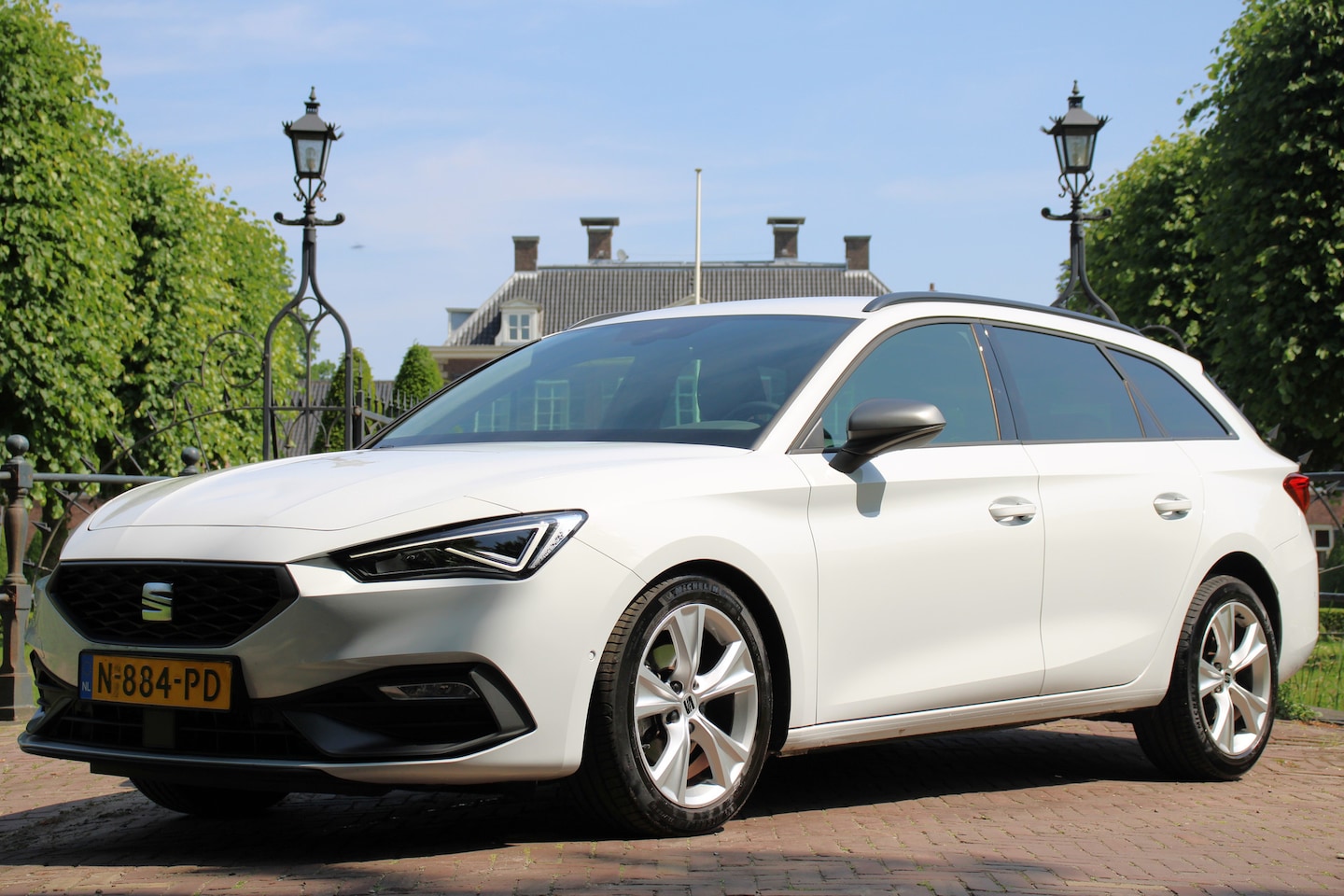 Seat Leon Sportstourer - 1.0 eTSI FR Business Intense | NL-AUTO | DEALER OH | CAMERA | LED | ADAPTIVE CRUISE | VIRT - AutoWereld.nl