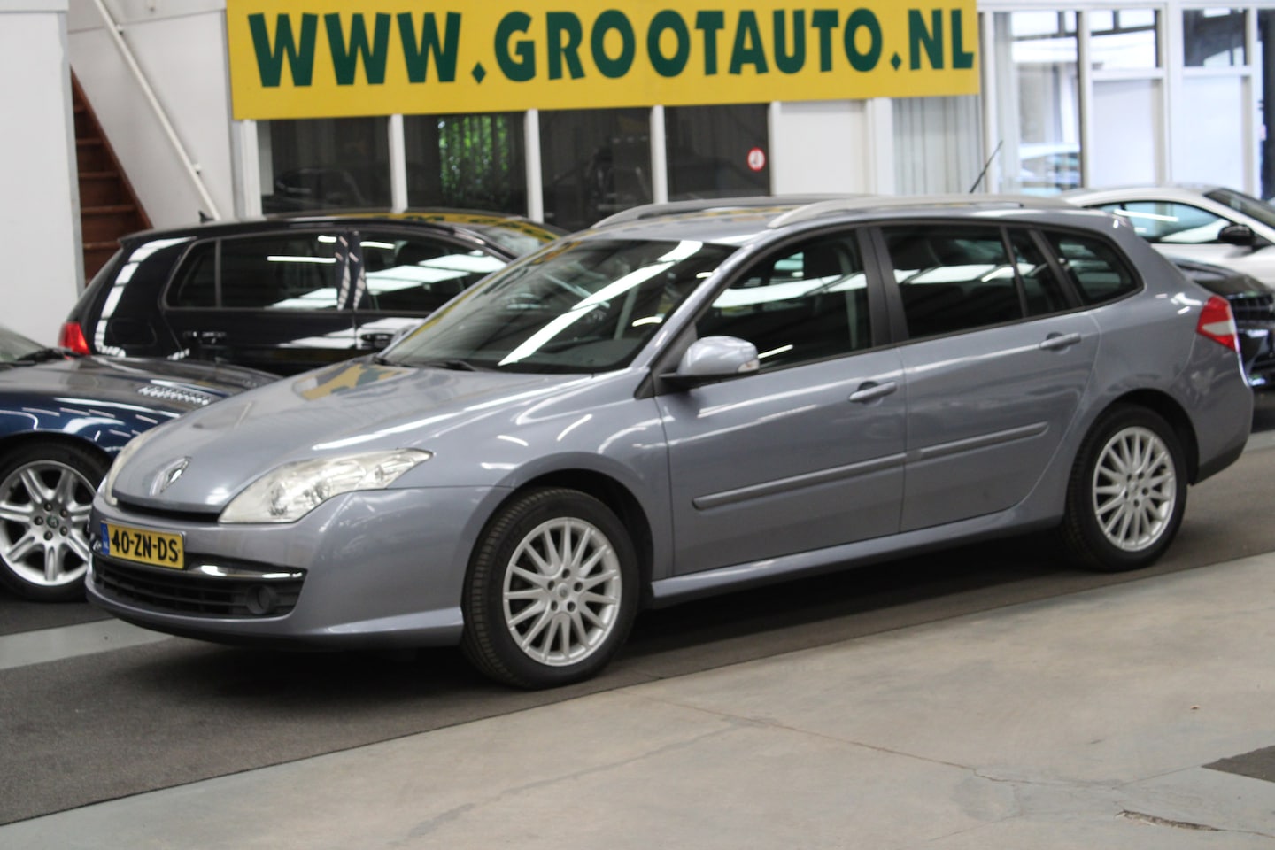 Renault Laguna Estate - 2.0 16V Expression NAP, Airco, Trekhaak, Cruise control - AutoWereld.nl