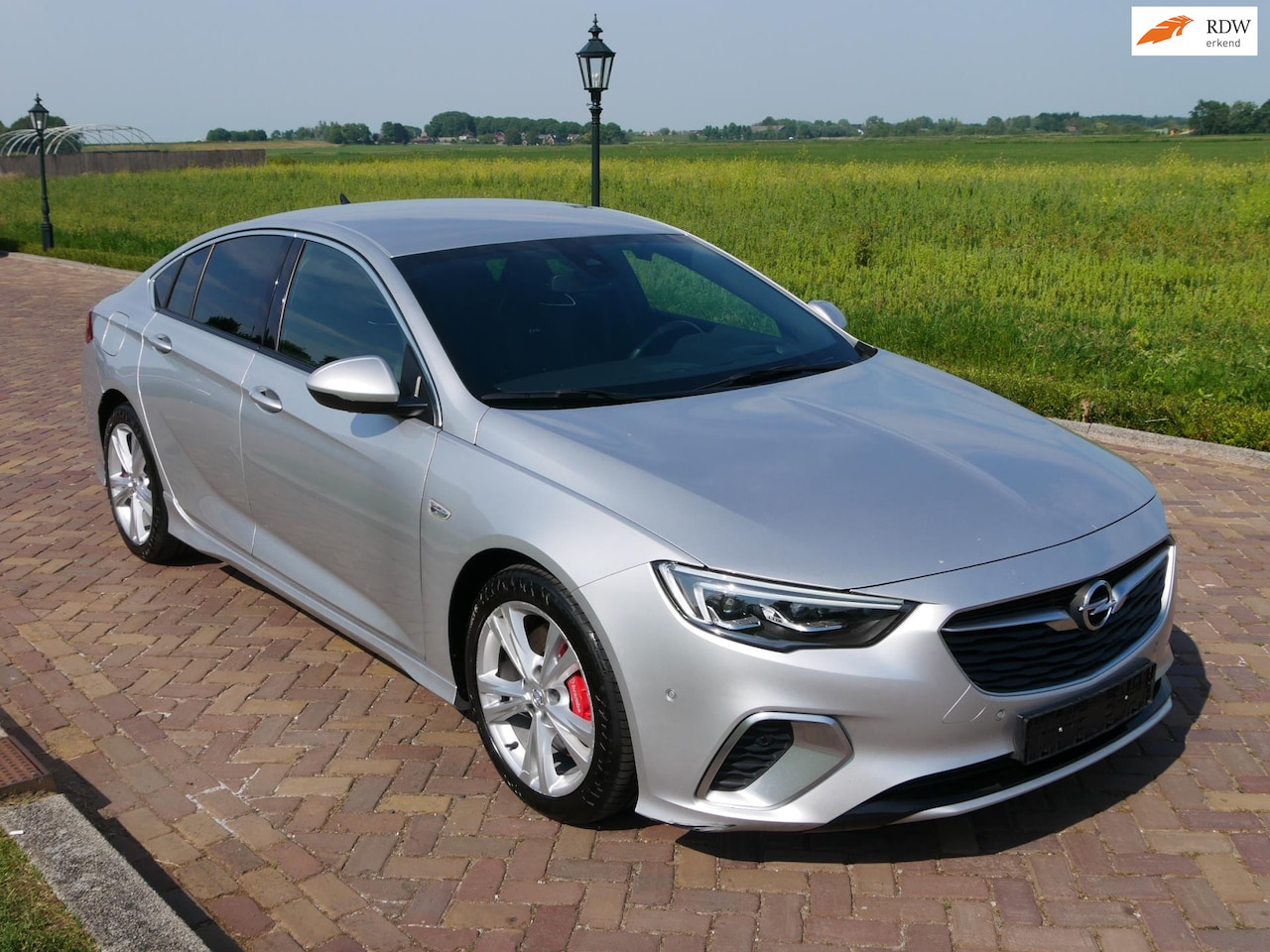 Opel Insignia Grand Sport - 2.0 BiTurbo 4x4 GSi Exclusive FULL SEDAN - AutoWereld.nl