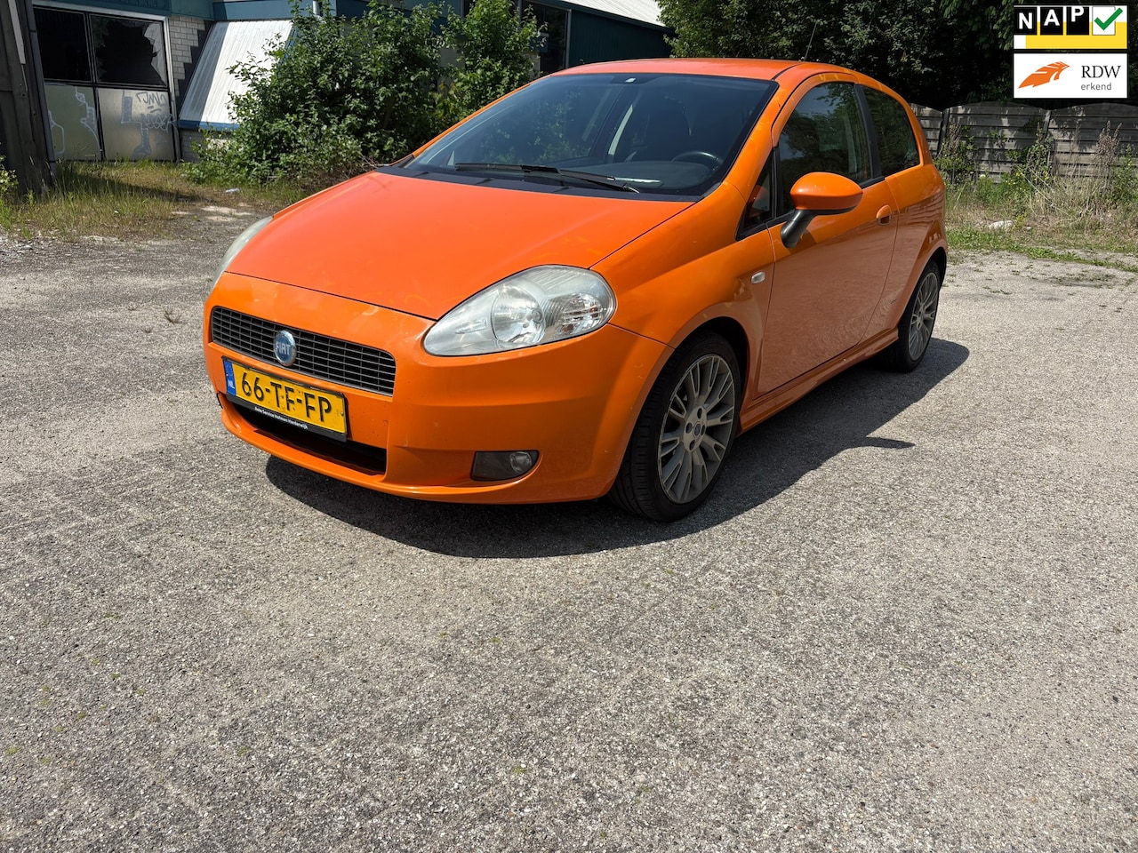 Fiat Grande Punto - 1.4-16V Sport INRUILKOOPJE | ZO MEENEMEN | AIRCO | CRUISE | - AutoWereld.nl