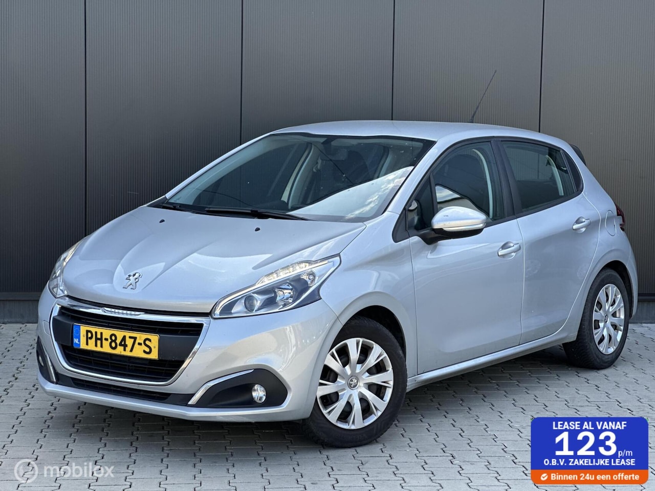Peugeot 208 - 1.2 PureTech Blue Lion |CRUISE | CARPLAY | TREKHAAK | - AutoWereld.nl