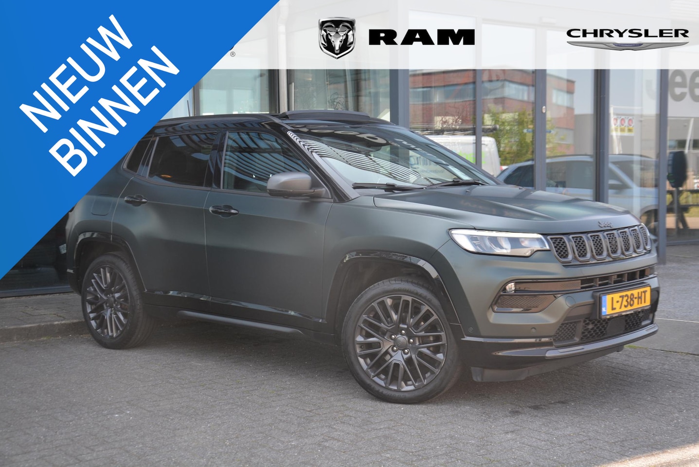 Jeep Compass - 1.3T 80th Anniversary | NAP | Pano dak | Trekhaak | Dode hoek | Dealerauto - AutoWereld.nl