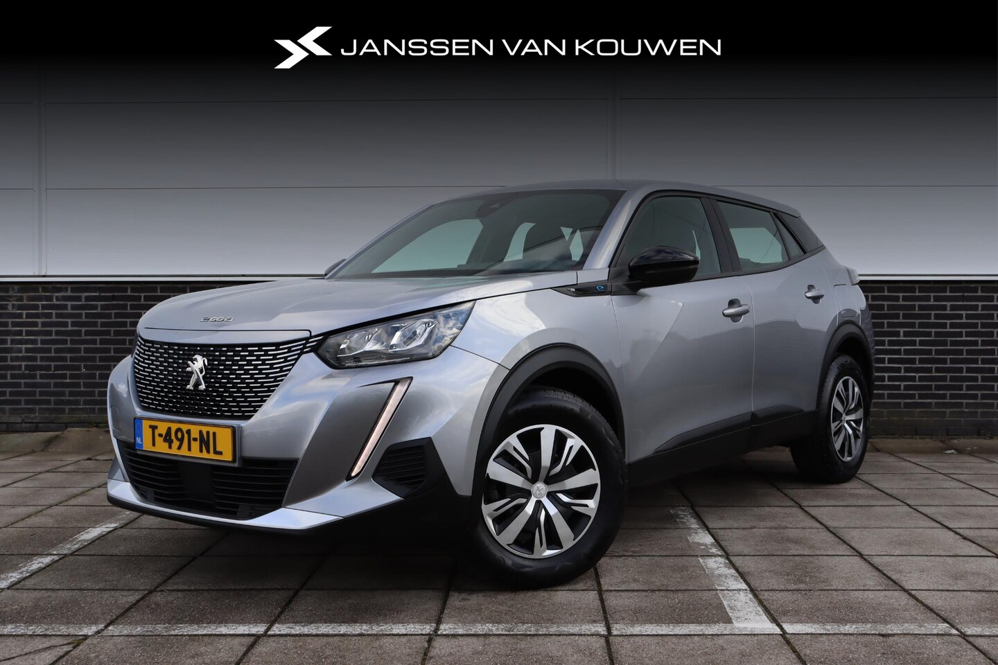 Peugeot e-2008 - EV Active Pack 50 kWh * Navigatie * Stoelverwarming * Climate Control - AutoWereld.nl