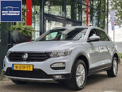 Volkswagen T-Roc - 1.0 TSI Style | PDC voor en achter | Achteruitrijcamera | LM Velgen | Airco | Cruise Contr