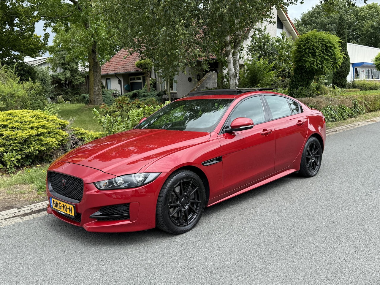 Jaguar XE - 2.0 R-Sport 200PK Automaat•Pano•Leder - AutoWereld.nl
