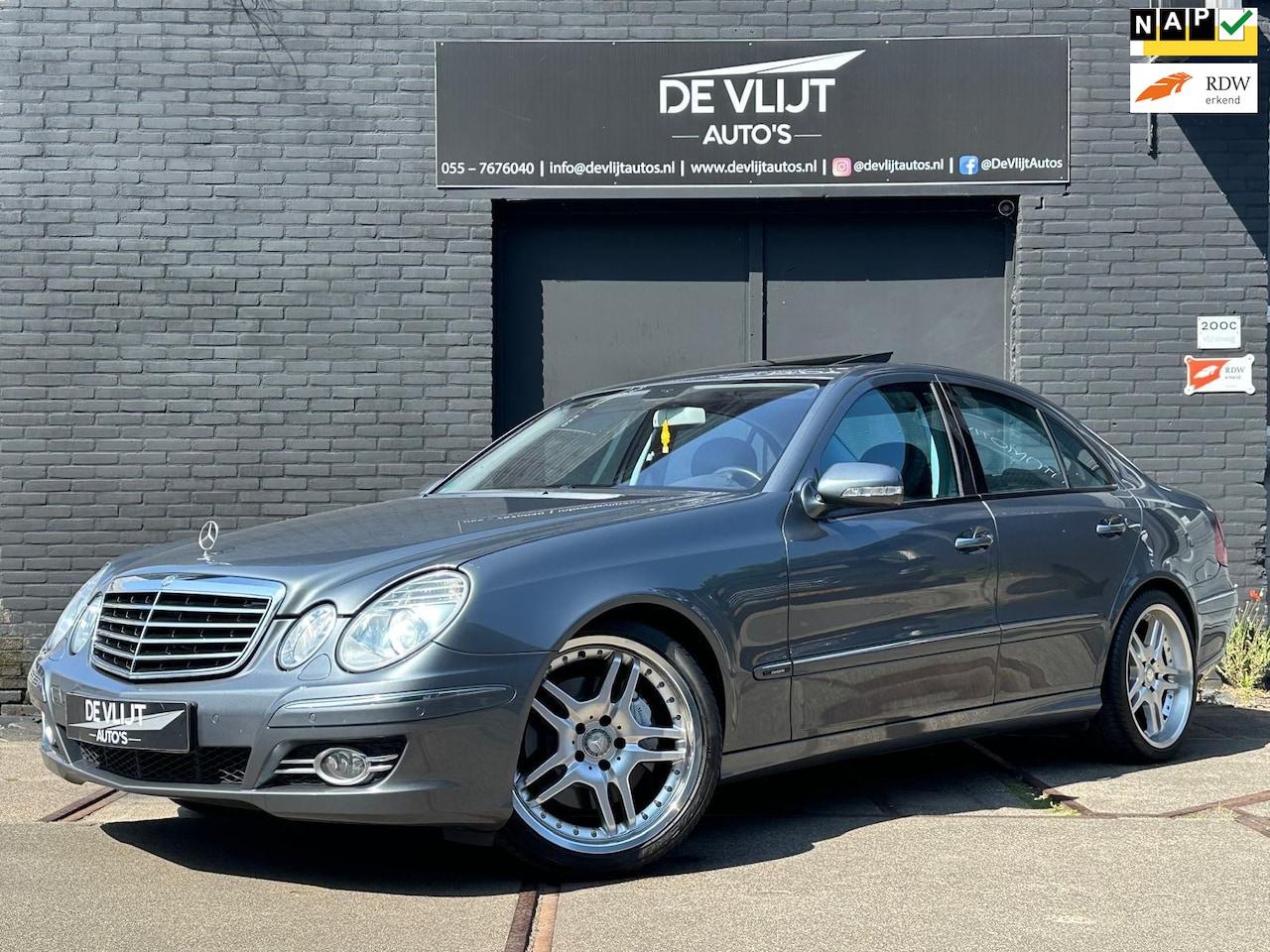 Mercedes-Benz E-klasse - E350 Avantgarde | Pano | Leer | Navi | Xenon | Trekhaak | 19 inch AMG Velgen | Youngtimer - AutoWereld.nl