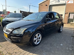 Ford Focus - 2.0-16V Titanium