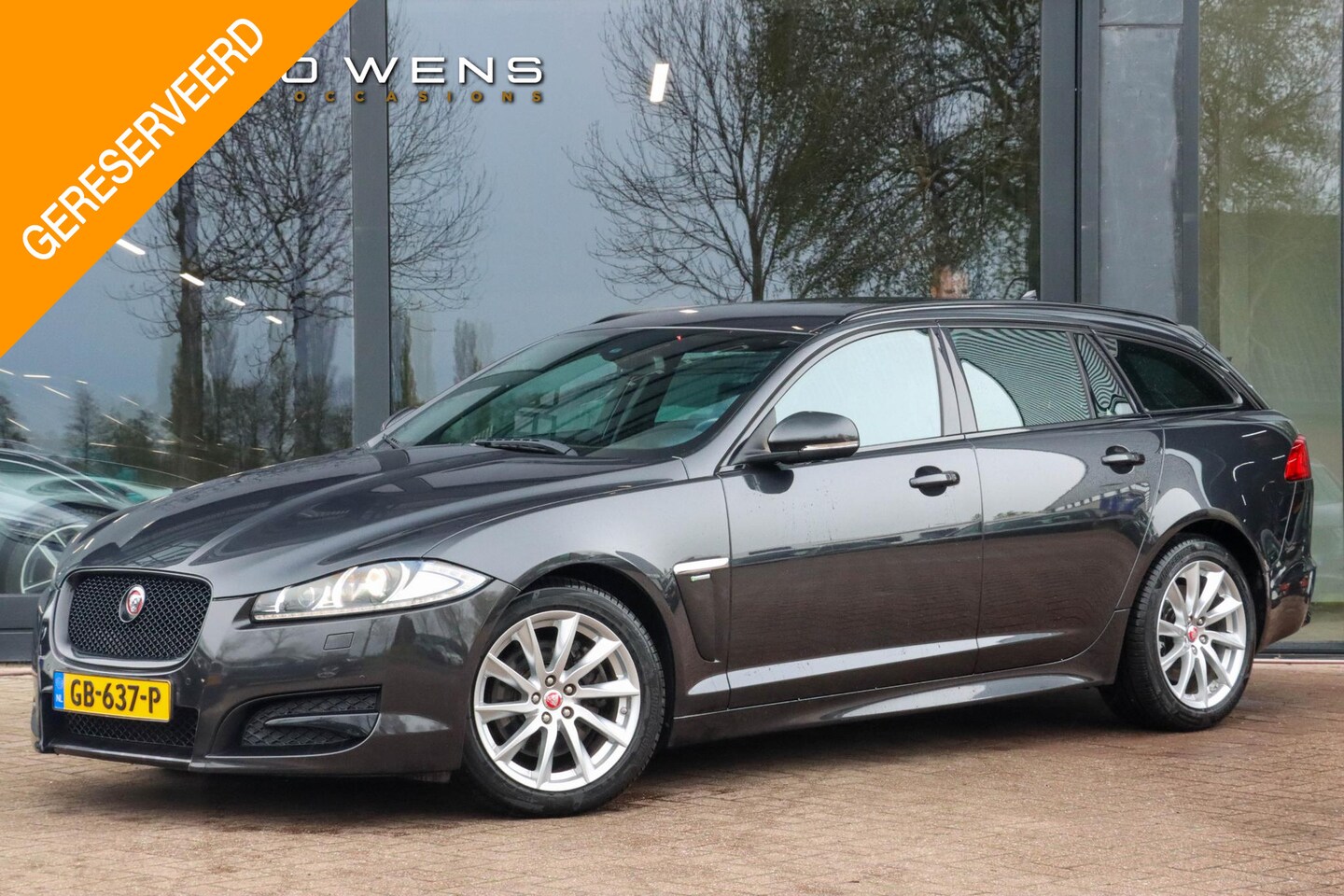 Jaguar XF Sportbrake - 3.0 D R-Sport 240 pk | Leder |  Lage kilometerstand! - AutoWereld.nl