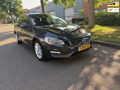 Volvo V60 - 2.0 D4 Kinetic van eerste eigenaar