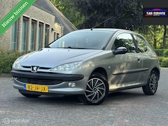 Peugeot 206 - 1.4 Gentry Premium AUTOMAAT/APK/NAP