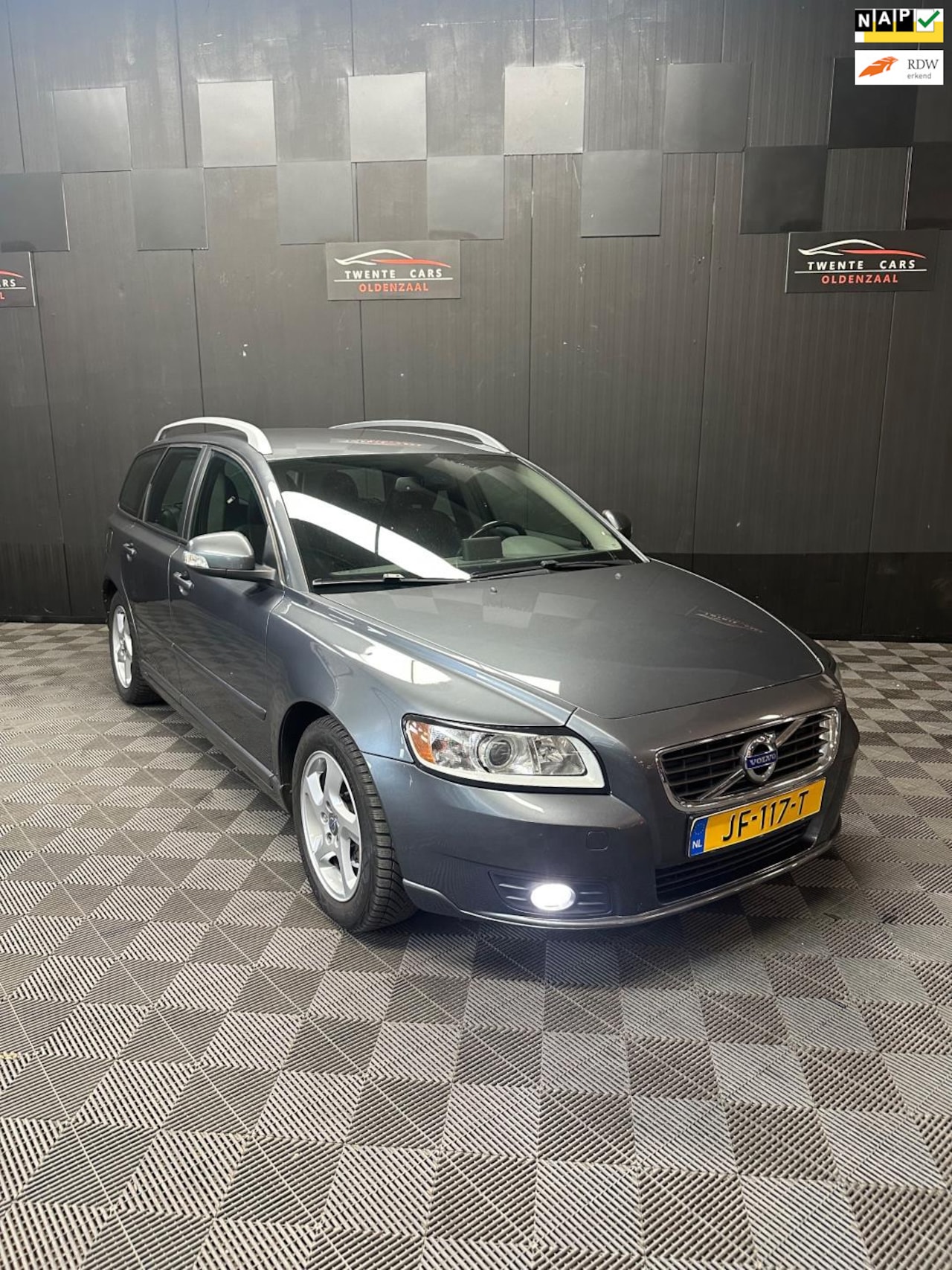 Volvo V50 - 1.6 D2 S/S R-Design Pro Edition | Navi | Leder | Clima | - AutoWereld.nl