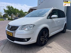 Volkswagen Touran - 1.4 TSI Highline Business/Automaat/Leder/Cruisec-c/Cruise-c/Pdc/Volledig-onderhouden