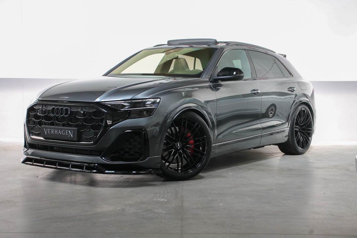 Audi Q8 - 60 TFSI e Quattro S-line Pano Head up 490pk 4wielbesturing ABT - AutoWereld.nl