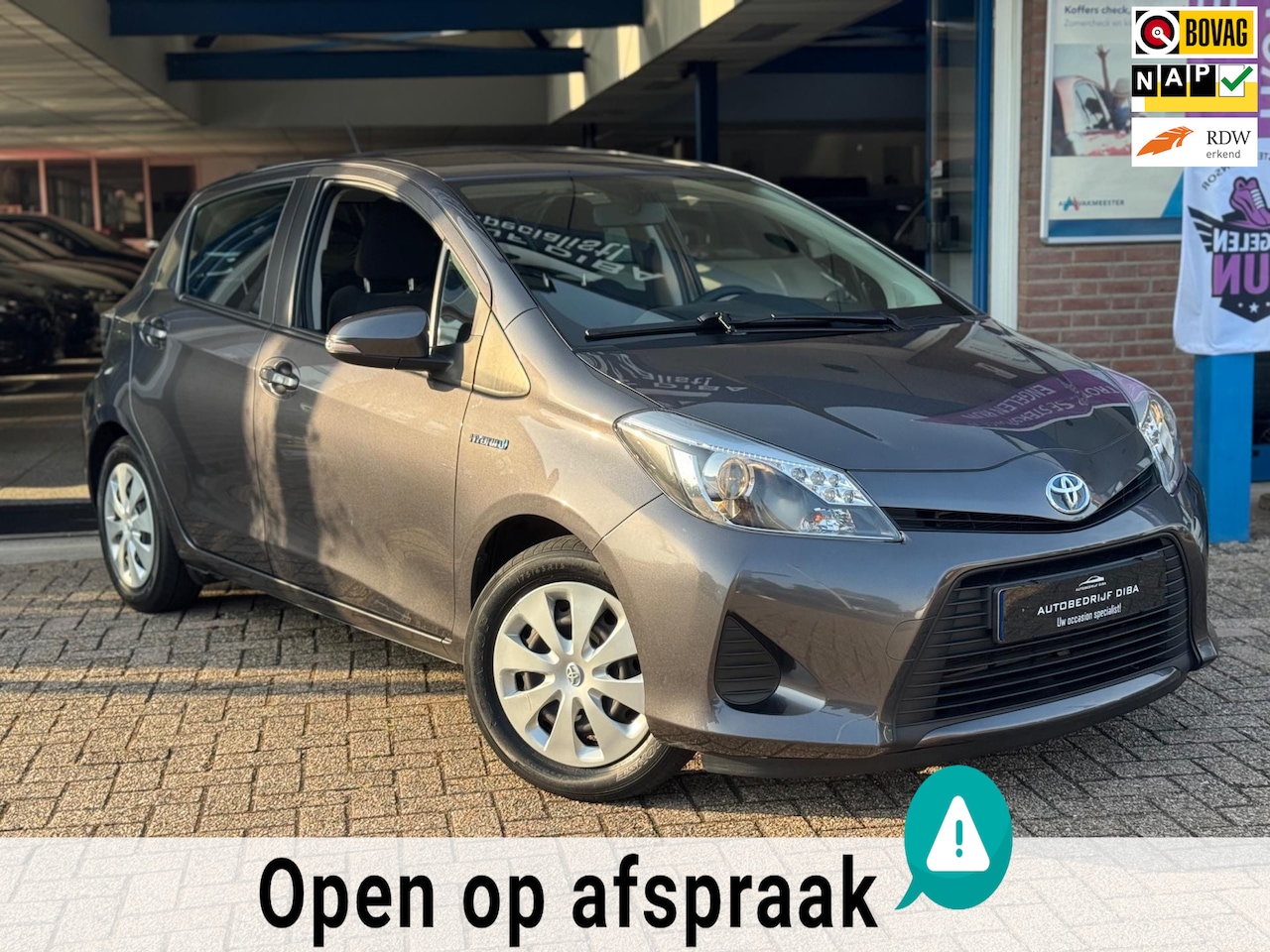 Toyota Yaris - 1.5 Full Hybrid Aspiration 2013 AUT NAVI NAP! - AutoWereld.nl