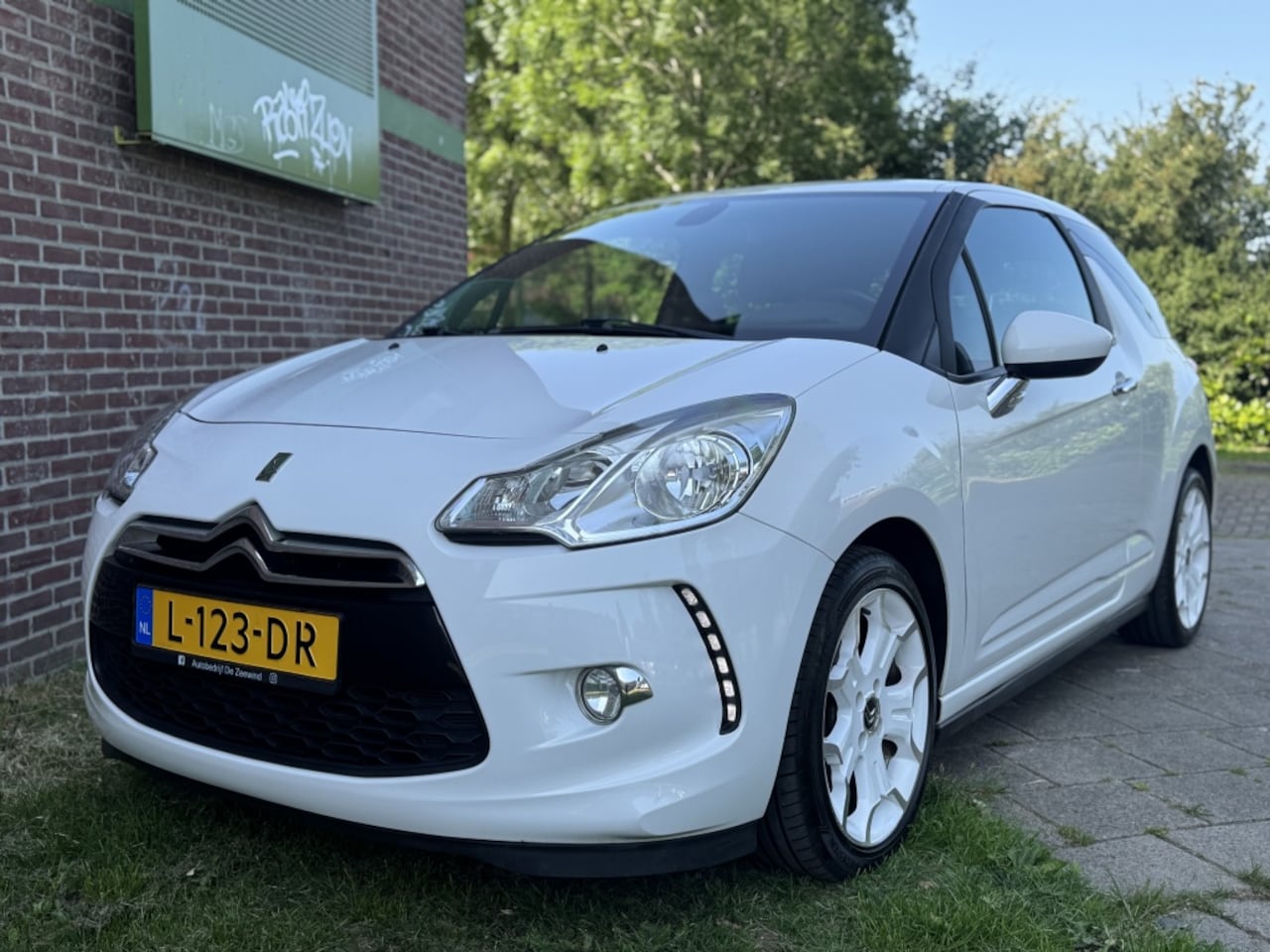 Citroën DS3 - 1.6 So Chic in Black*2010*Ecc|Cruise|Lmv|Nap - AutoWereld.nl