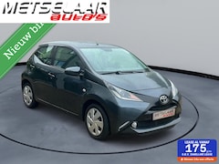 Toyota Aygo - 1.0 VVT-i x-play KOMT BINNEN
