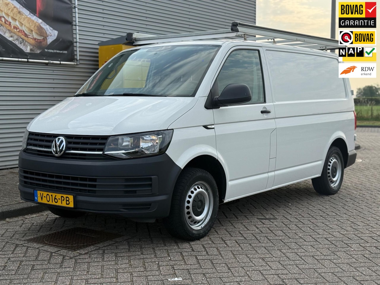 Volkswagen Transporter - 2.0 TDI L1H1 Bj 2018 Airco EURO-6 Imperial + Inrichting - AutoWereld.nl