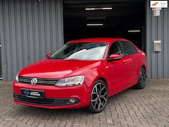Volkswagen Jetta - 1.4 TSI Highline CarPlay l PDC | Navi