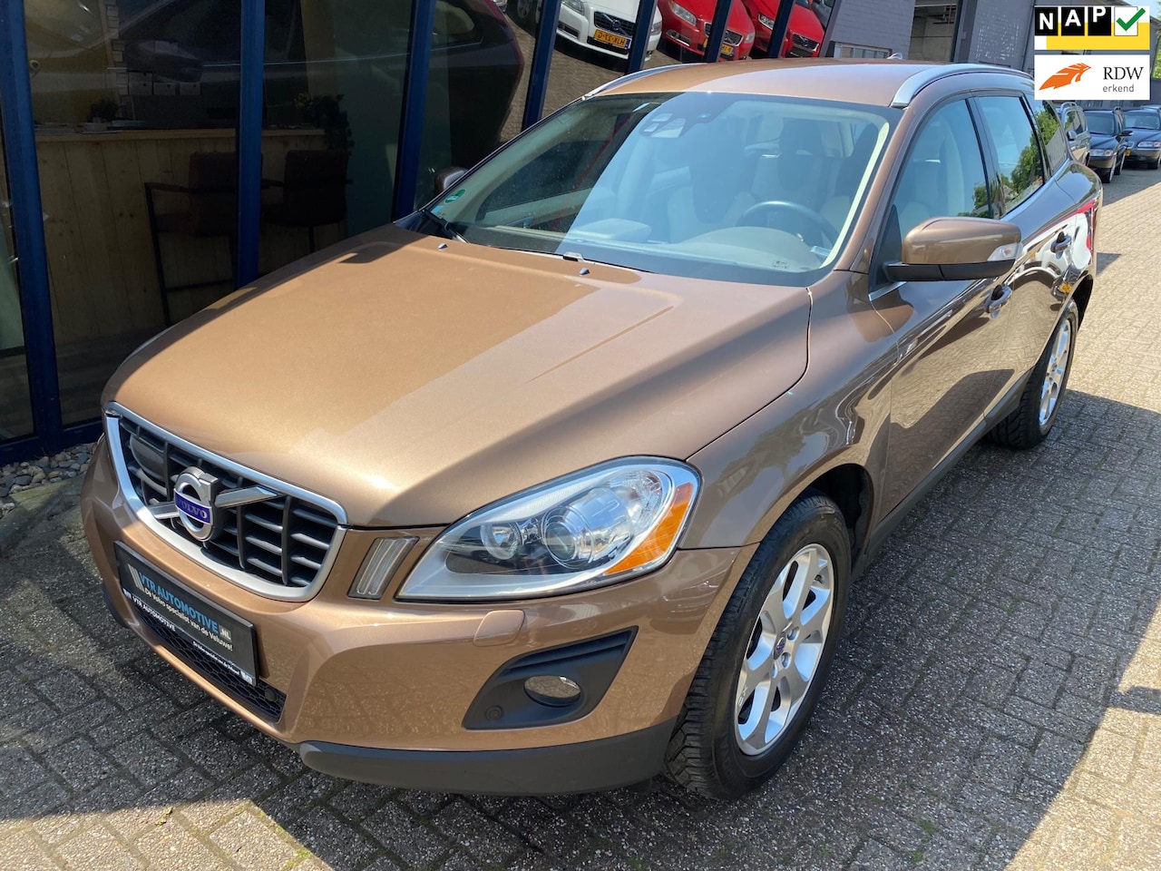 Volvo XC60 - 3.0 T6 AWD Summum LEER / NAVI / BTW Voordeel €5198,- - AutoWereld.nl