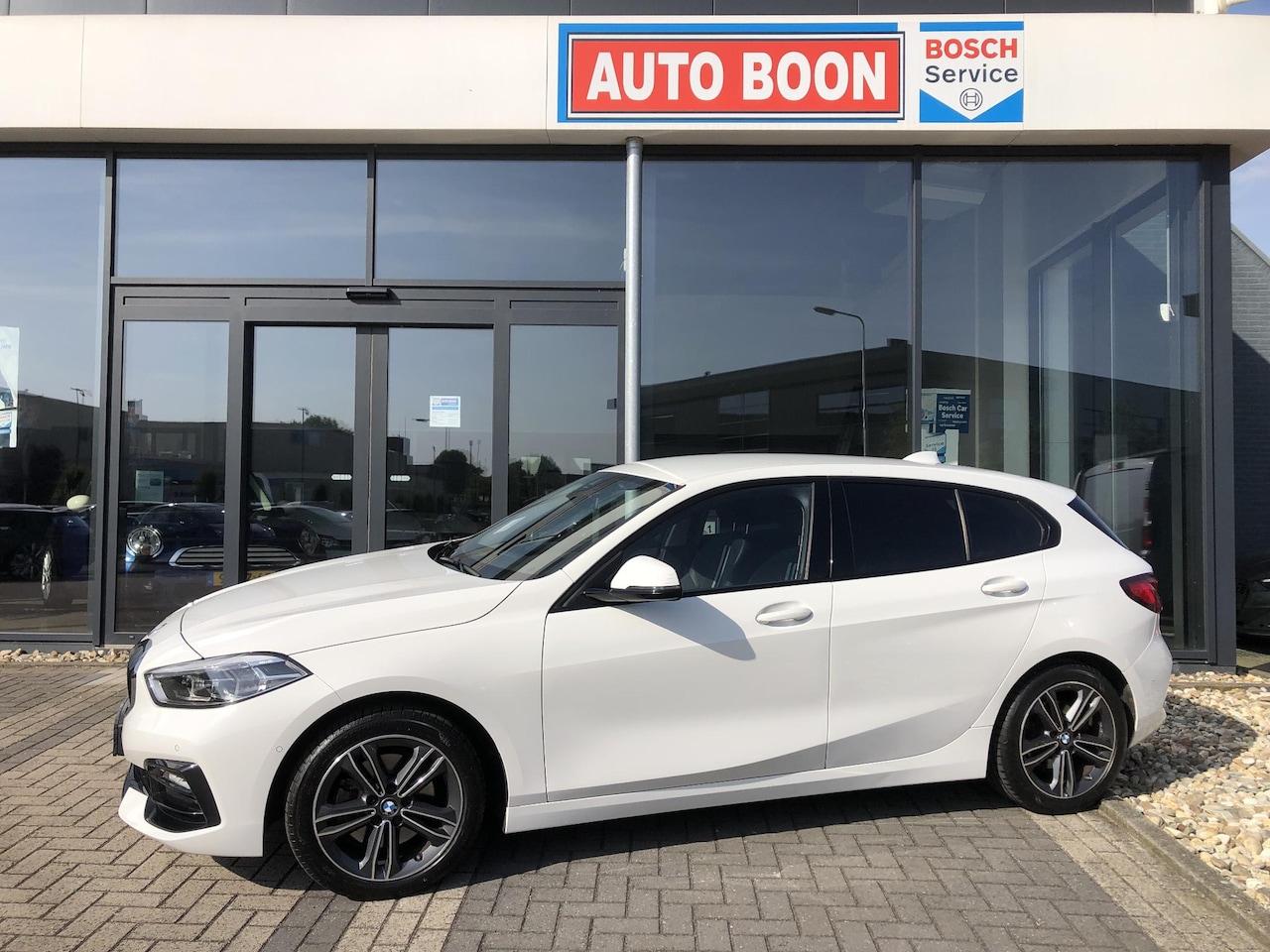 BMW 1-serie - 118i 136PK SPORT : Digi Cockp./P-Pack/ECC/2xPDC/ P.CAM/FULL LED - 2E EIG. - KM=NAP - NL AU - AutoWereld.nl