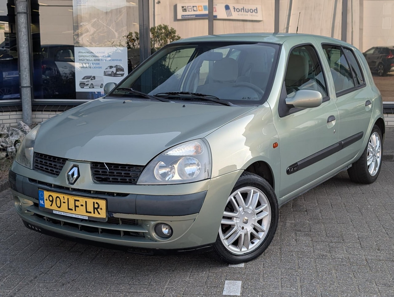 Renault Clio - 1.4-16V Privilège / Automaat / Airco - AutoWereld.nl