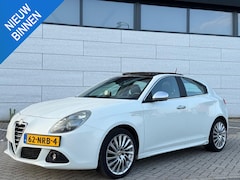 Alfa Romeo Giulietta - 1.4 T Distinctive Dak/1ste eigen./NAP/Dealer Ond