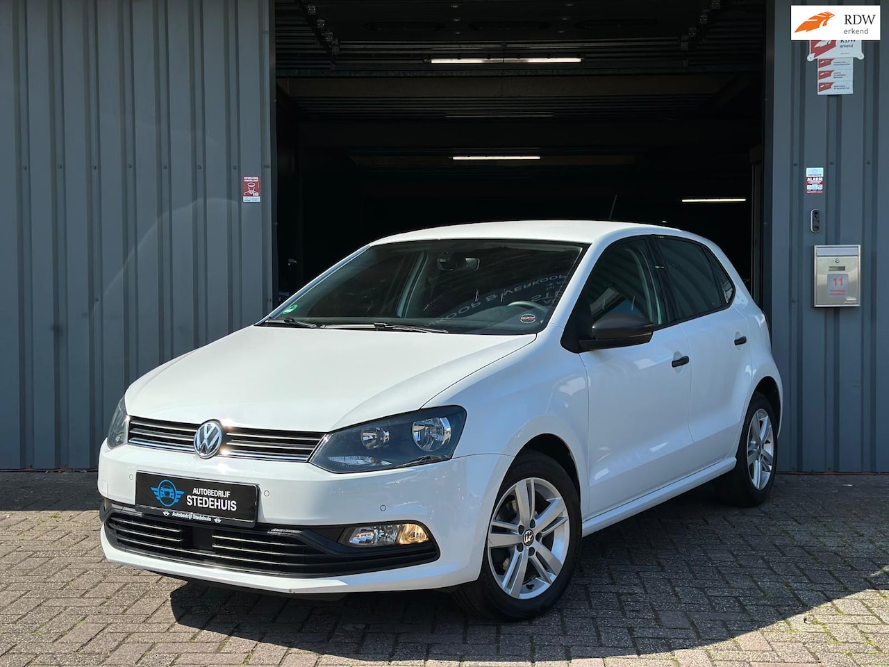 Volkswagen Polo - 1.0 Comfortline Navi l parkeersensoren l Airco - AutoWereld.nl