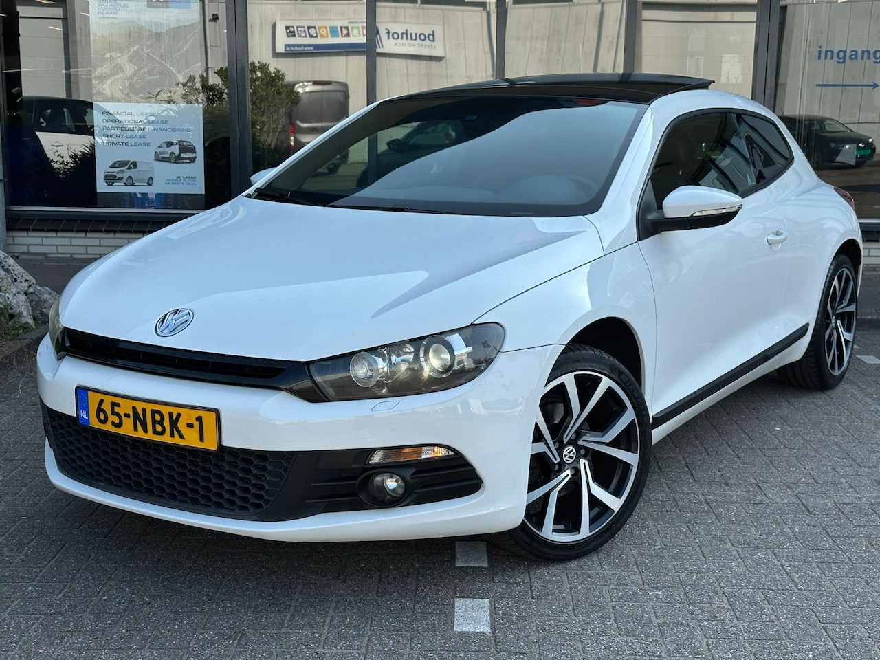 Volkswagen Scirocco - 1.4 TSI Highline Plus 1.4 TSI Highline Plus / PANO - AutoWereld.nl