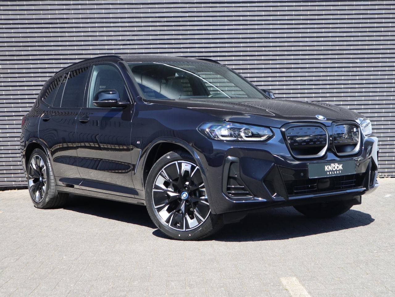 BMW iX3 - M Sport High Executive 80 kWh | Panodak | Sportleder | Driving Ass. Professional - AutoWereld.nl