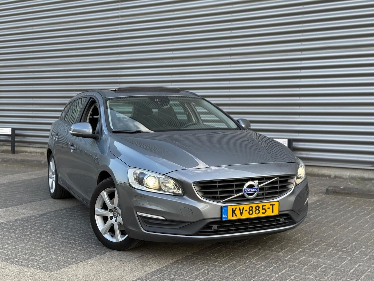 Volvo V60 - 2.0 D3 Ocean Race (bj 2016) 150PK|AUTOMAAT|XENON|PDC - AutoWereld.nl