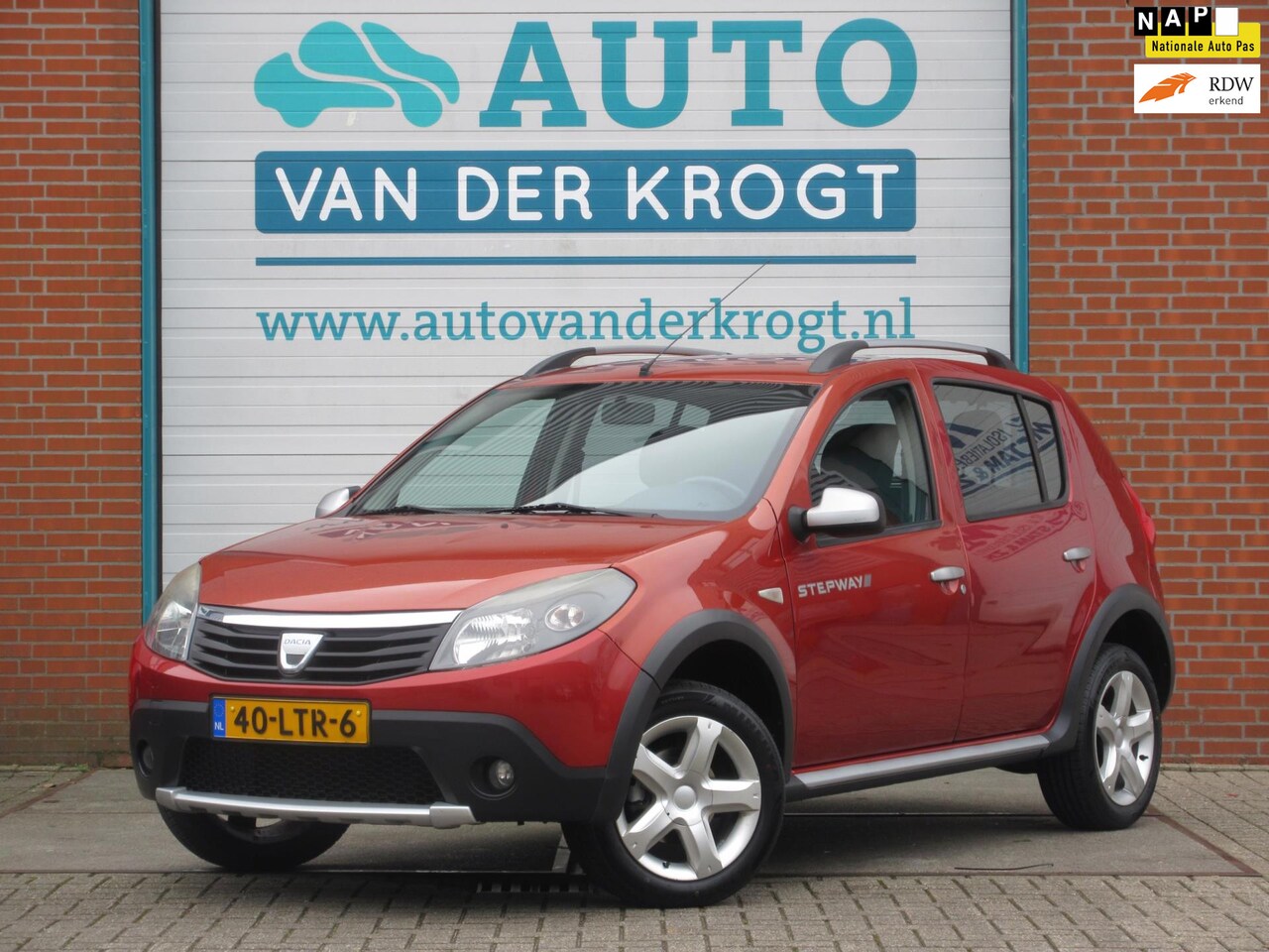 Dacia Sandero Stepway - 1.6 1e Eig, Airco, Nw Distr en banden, APK 2-26. - AutoWereld.nl