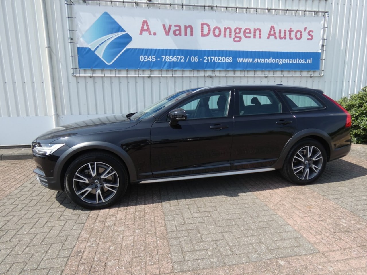 Volvo V90 Cross Country - 2.0 T5 Cross Country Automaat,ACC,Leer,Navi,DealerOH - AutoWereld.nl