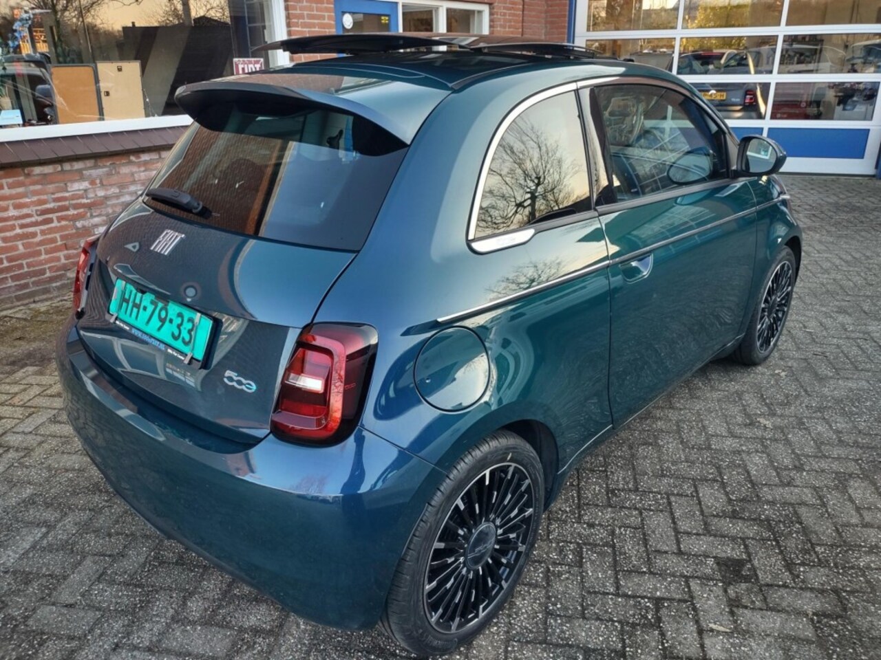 Fiat 500 - E- 2023-Schuifdak- Met 2000 euro  Voorjaar korting !! - AutoWereld.nl