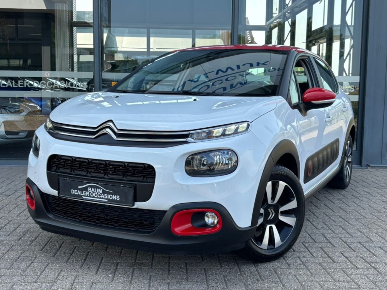 Citroën C3 - 1.2 PURETECH SHINE AIRCO CARPLAY CRUISE. - AutoWereld.nl