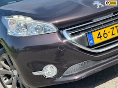 Peugeot 208 - 1.6 THP Allure - Rouge Noir - Claudia zwart leder - Lekker Sportief