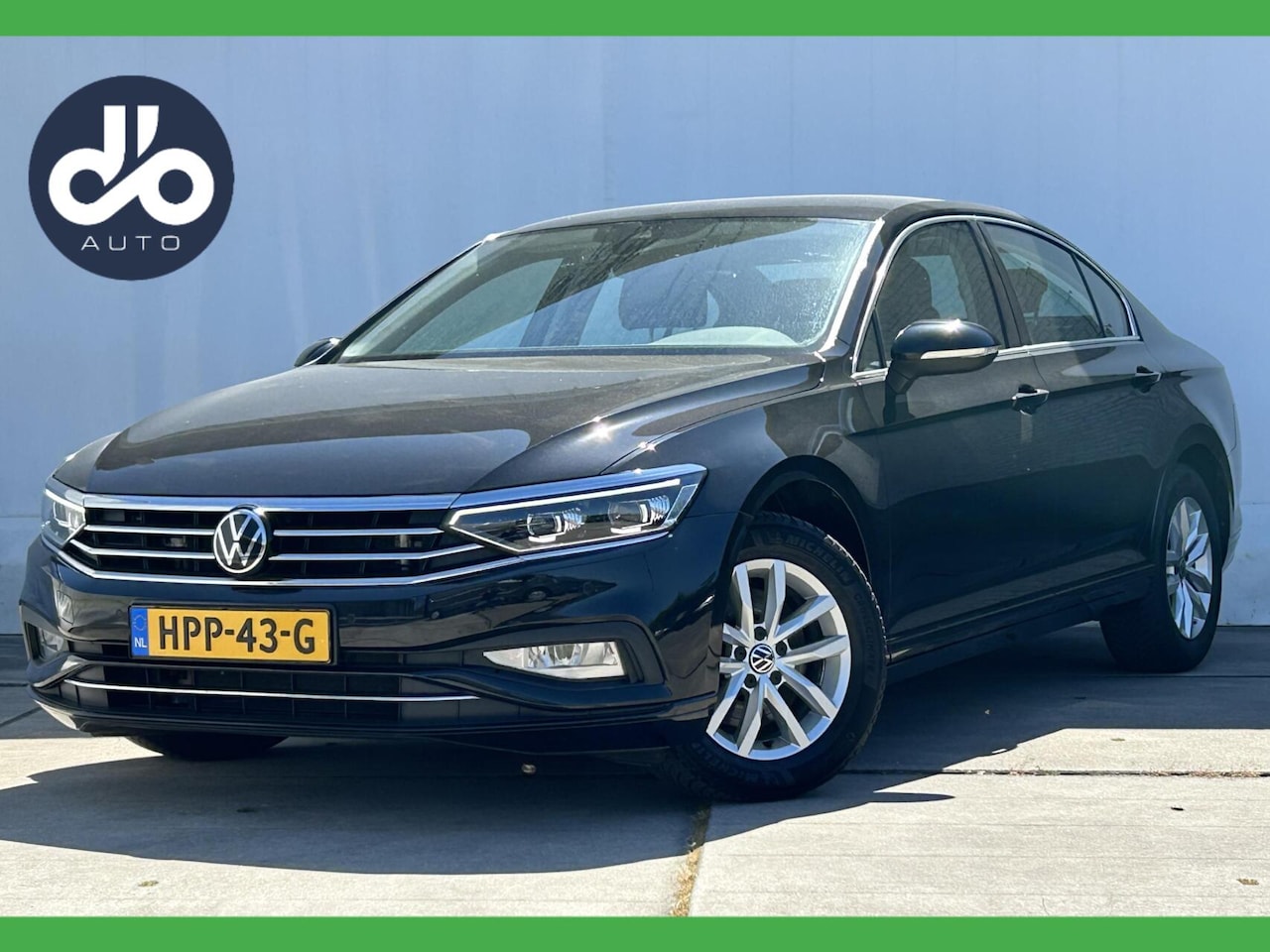 Volkswagen Passat - 1.5 TSI 150pk Business FULL LED I NAVI + CAMERA I ELEC. KLEP I DEALER O.H. - AutoWereld.nl