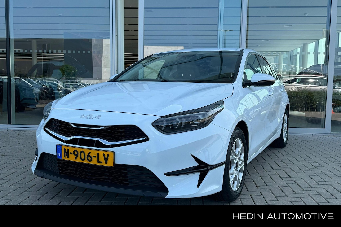 Kia Cee'd - Ceed 1.0 Turbo DynamicLine | Navigatie | Achteruitrijcamera | Climate control | Carplay | - AutoWereld.nl