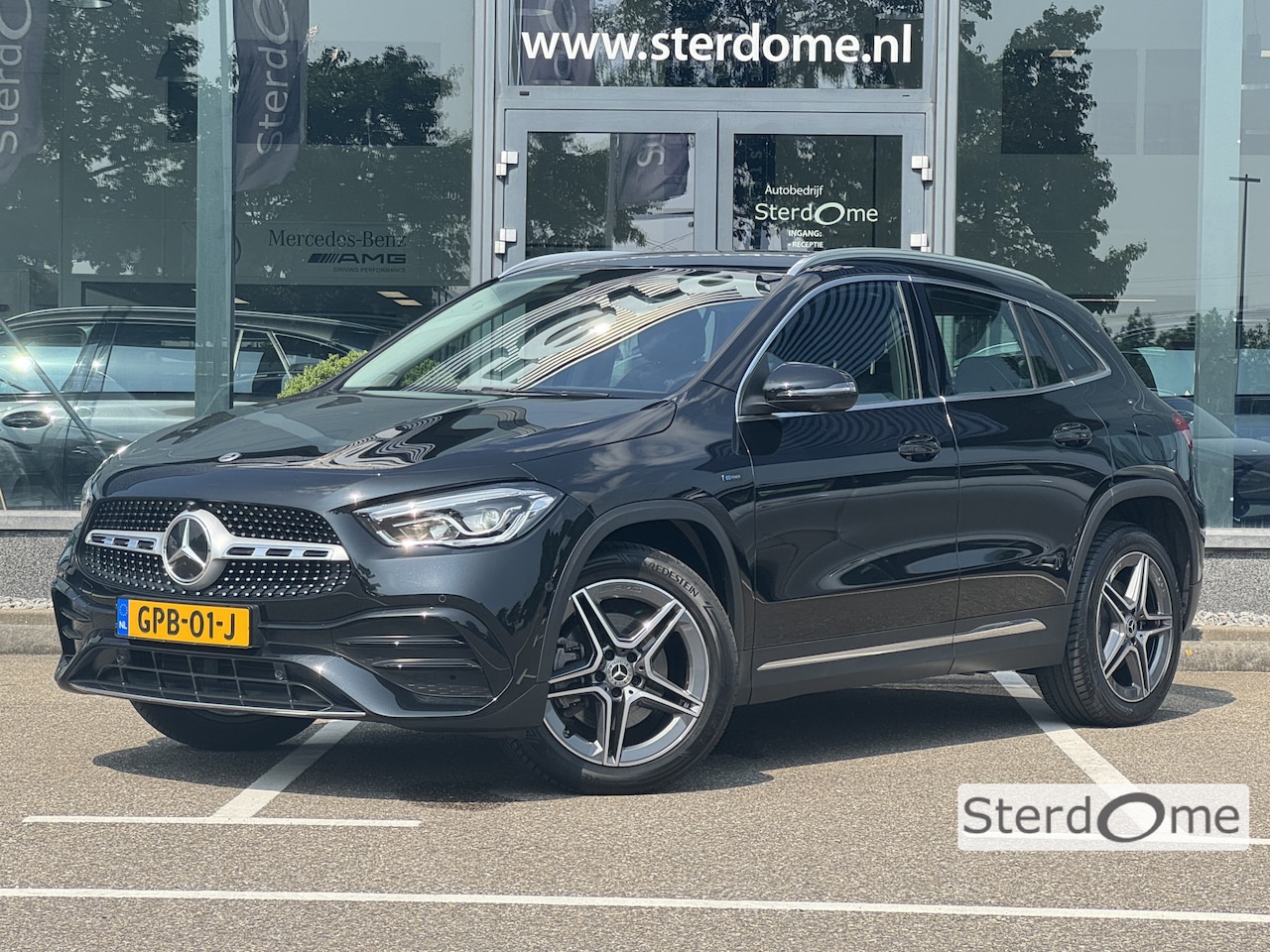 Mercedes-Benz GLA-Klasse - 250 e AMG Line l Automaat I MBUX l 360° camera l Wegklapbare Trekhaak l Memory l Tempomaat - AutoWereld.nl