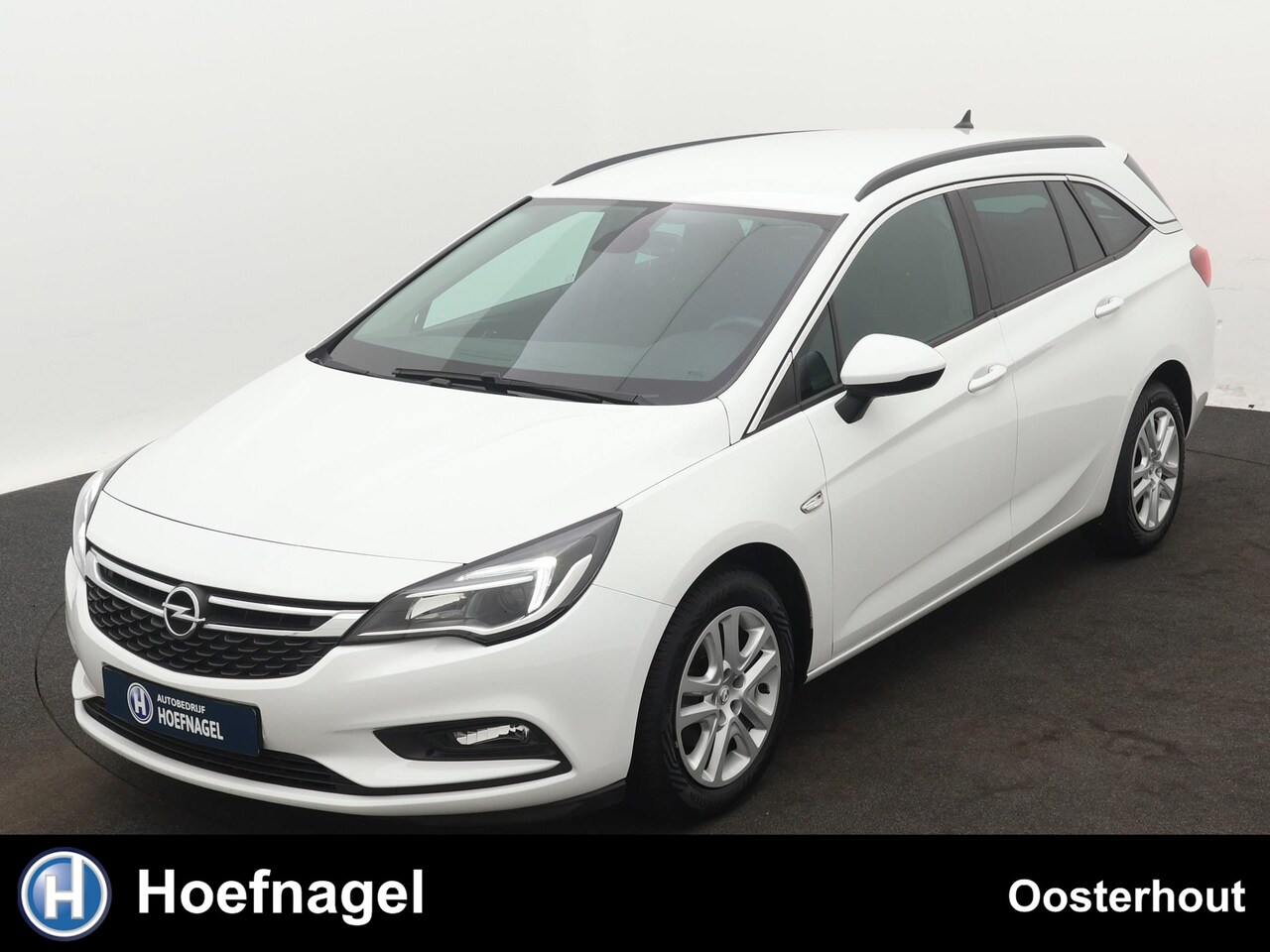 Opel Astra Sports Tourer - 1.0 Business+ Parkeersensoren | Navigatie - AutoWereld.nl