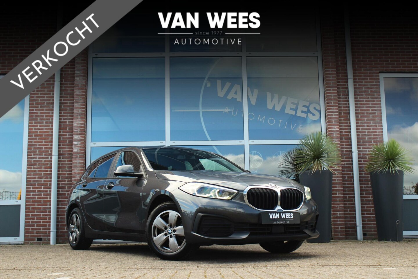 BMW 1-serie - 116d F40 Business Edition | 1e eigenaar | LED | 17 inch | PDC | Cruise control | Navi | Cl - AutoWereld.nl