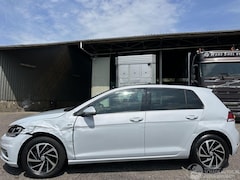 Volkswagen Golf - 1.0 TSI 110pk 7-traps aut 5drs - pano - 50dkm - acc - front assist - pdc v+a - navi - came
