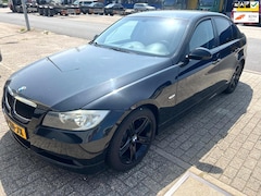 BMW 3-serie - 318i Business Line Navi Clima Cruise