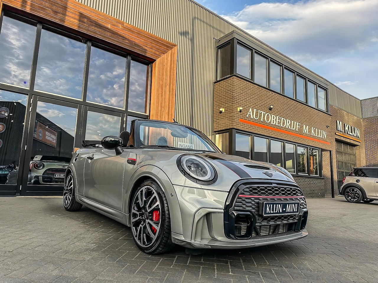 MINI Cabrio - Mini 2.0 John Cooper Works JCW F1 Aut 231pk/Camera/HK/Head Up/Uniek/Vol - AutoWereld.nl