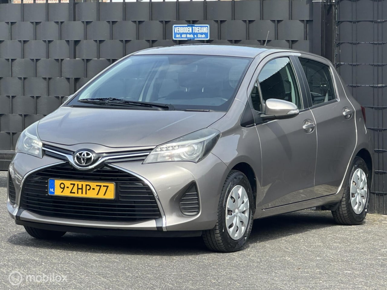 Toyota Yaris - 1.0 VVT-i Aspiration+Camera+Navigatie+Trekhaak - AutoWereld.nl