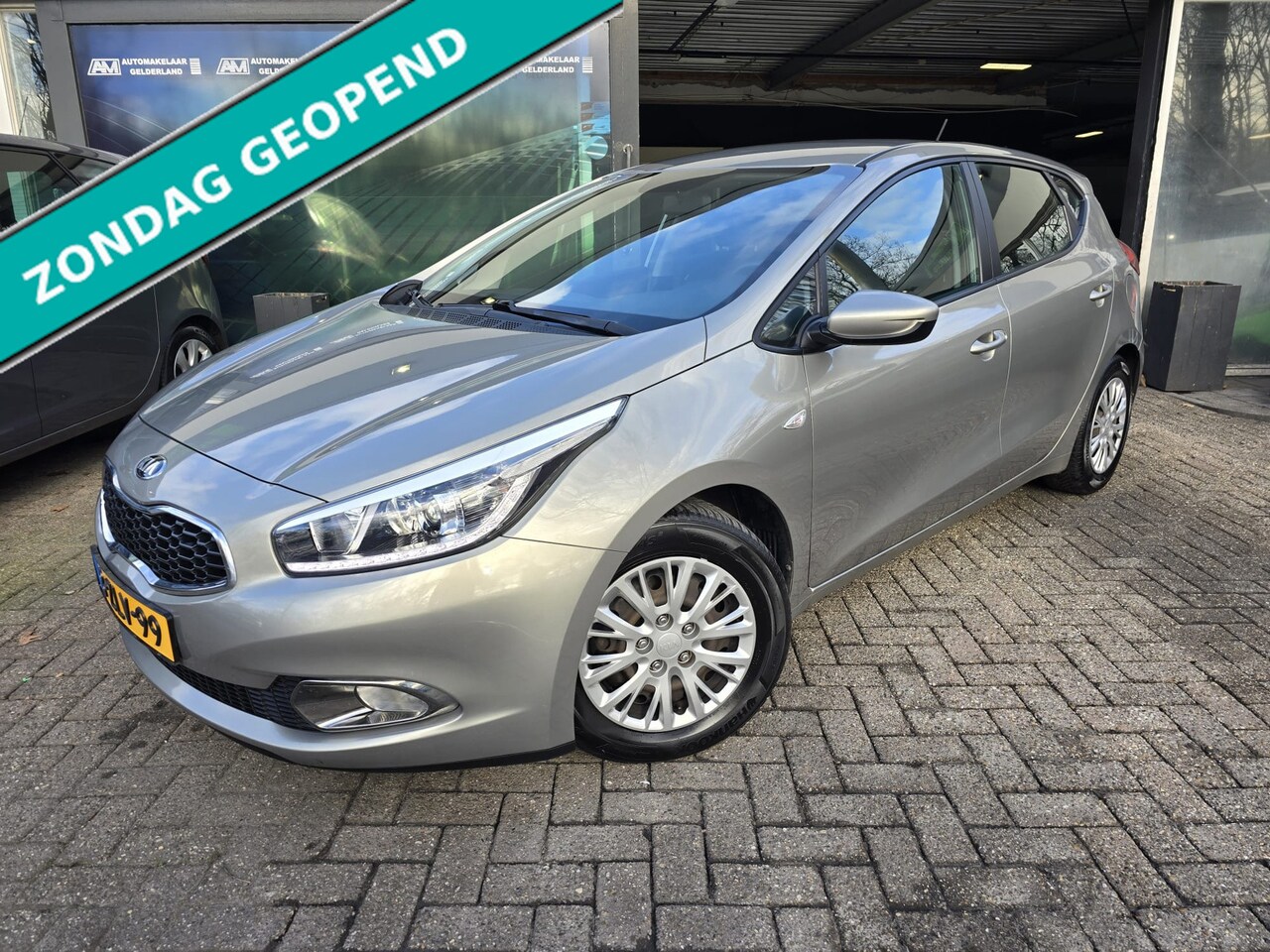 Kia Cee'd - 1.6 GDI ComfortLine |2E EIGENAAR | 12MND GARANTIE | NW APK | AIRCO | CRUISE | - AutoWereld.nl